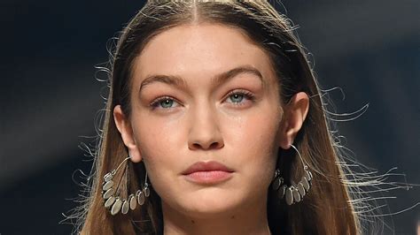 gigi hadid plastic surgery|Gigi Hadid Opened Up About How Pregnancy Has。